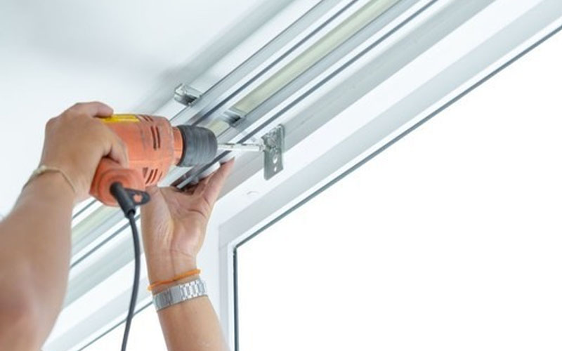 curtains installation uae