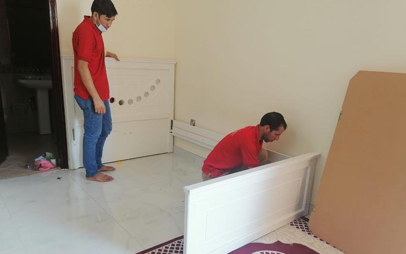 تركيب الأثاث